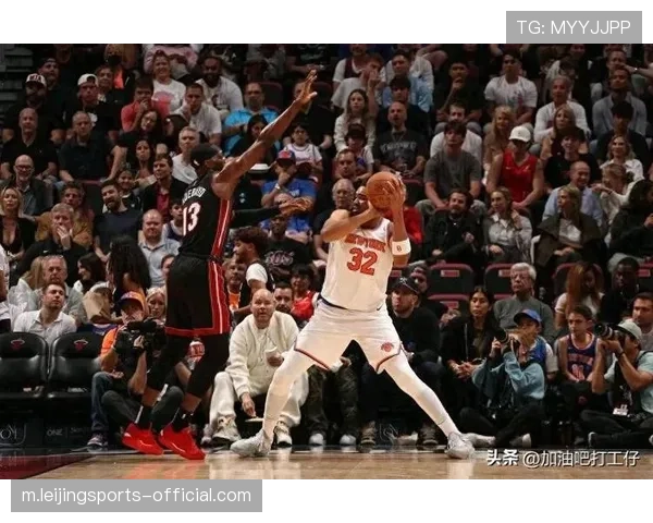 布伦森组织得分一把抓，尼克斯后场核心扛起进攻大旗